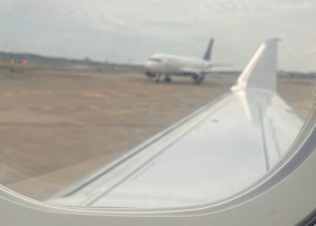 American Airlines flight carrying US lawmakers ‘bumped’ by second plane on tarmac in DC