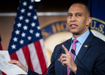 GOP senator jabs Jeffries as ‘butt hurt’ over Trump-Schumer deal
